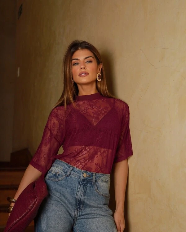 Camiseta Renda Naomi Vinho