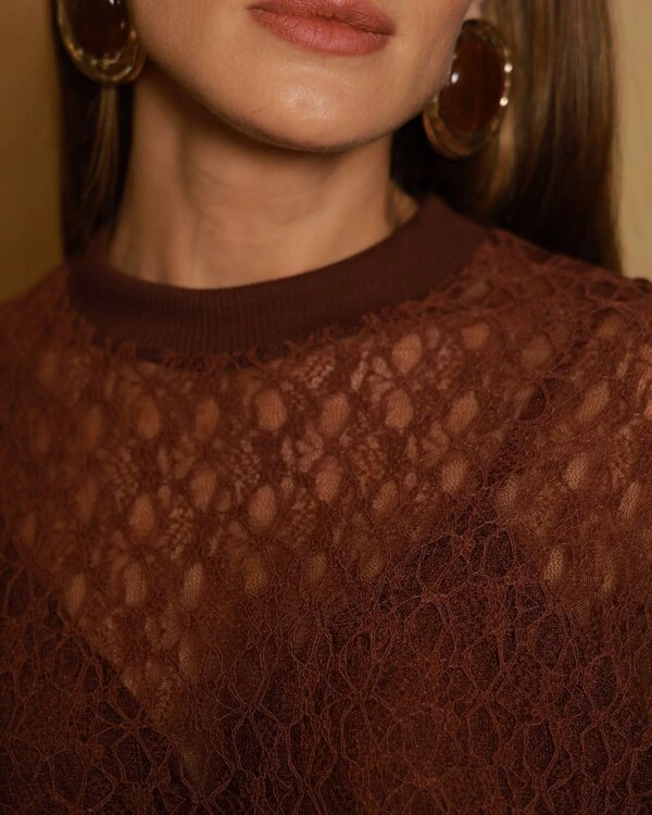 Camiseta Renda Naomi Marrom