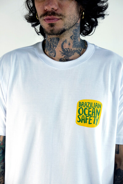 Foto T-shirt Iemanjá Ocean Safety Marcello Serpa