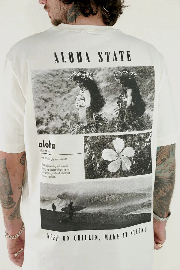 T-shirt Hawaii by Aleko Stergiou