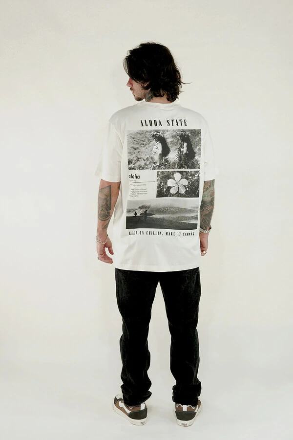 T-shirt Hawaii by Aleko Stergiou