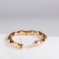 Bracelete Grosso Martelado com Fecho de Encaixe