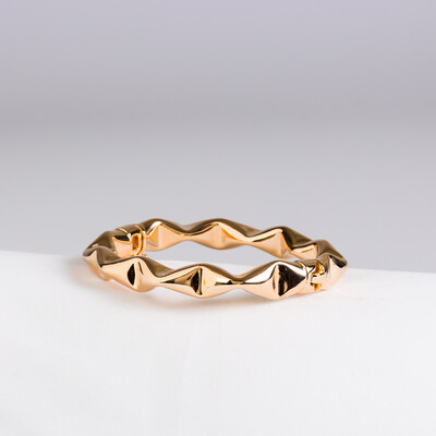 Foto Bracelete Grosso Martelado com Fecho de Encaixe