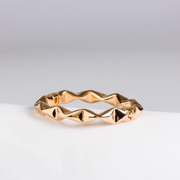 Bracelete Grosso Martelado com Fecho de Encaixe