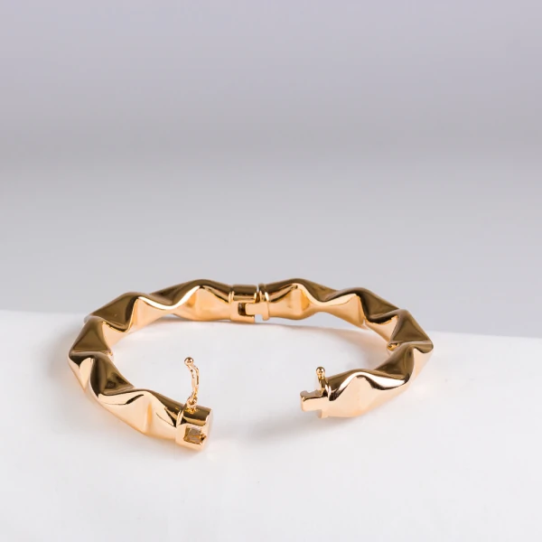 Bracelete Grosso Martelado com Fecho de Encaixe