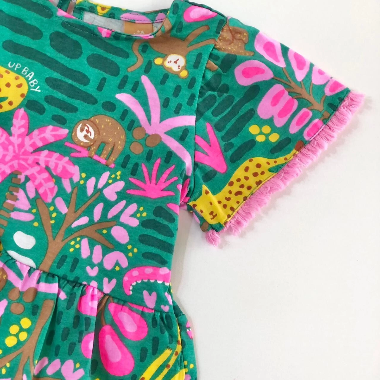 FotoConjunto Blusa e Short