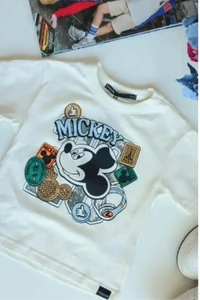 T-shirt com estampa Disney
