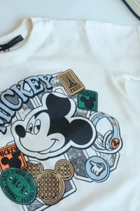T-shirt com estampa Disney