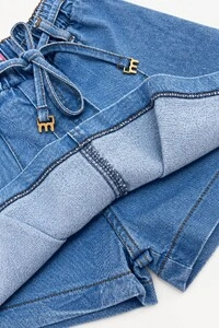 Shorts Saia Com Pregas