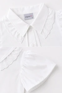 Camisa com renda e laço