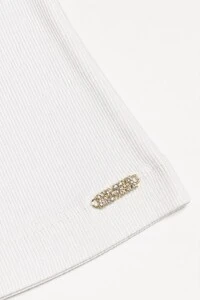 Blusa com pedrarias