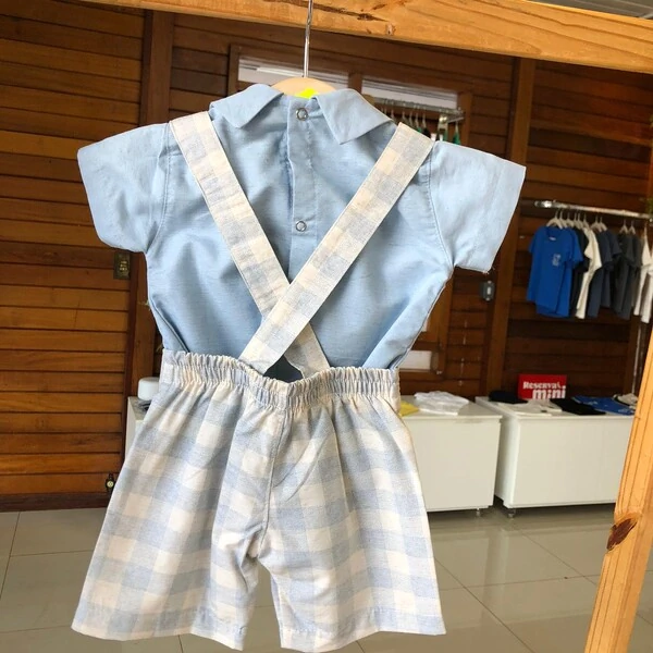 Conjunto Body camisa e Jardineira xadrez