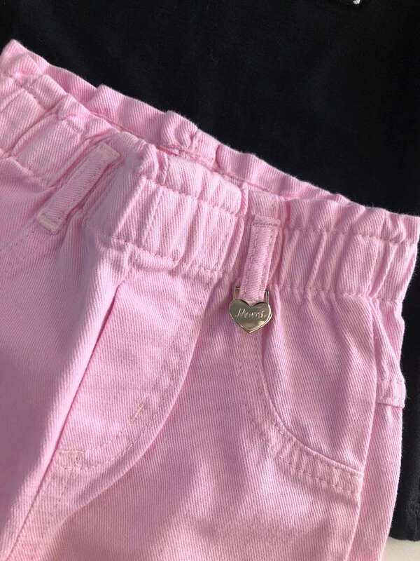 Calça de Sarja com Pingente