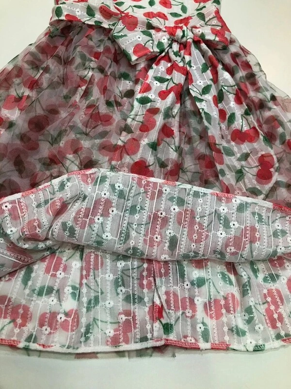 Vestido tule cerejas