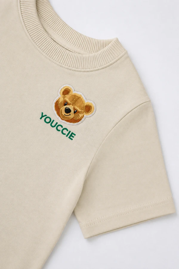 T-shirt bege com patch