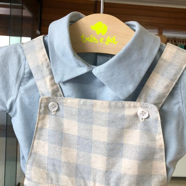 Conjunto Camisa e Jardineira Xadrez