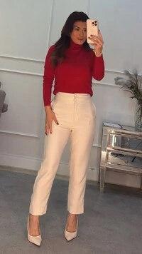 Calça Pollyana Pala Larga Com Detalhe Ondulado Com Botões Forrados
