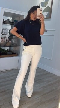 Calça Flare Pala Larga Janete Bolsos Com Botões Prata