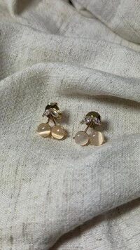 Brinco Pequeno Cereja Resinada