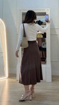 Blusa Tricot Canelado Joyce Recorte Vazado Em V No Busto