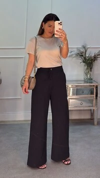 Blusa Básica Nana Gola Careca E Mangas Curtas