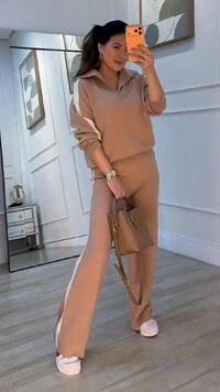 Suéter Tricot Gola Alta Com Zíper Prata Carol Faixa Nas Mangas E Ombros