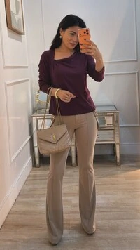 Blusa Decote Assimétrico Brooke Mangas Longas