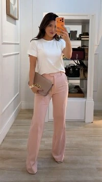 Blusa De Malha Yasmin Detalhe Punhos Largos Pespontados Com Martingalê