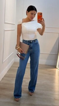 Blusa Canelada Assimétrica Detalhe Fivela Dourada Tati Drapeado Lateral