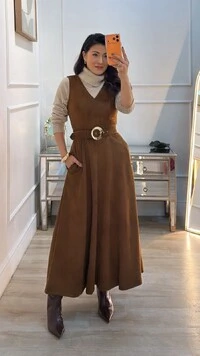 Vestido Midi Suede Decote V Vivi Cinto Maxi Fivela Redonda