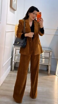 Calça Pantalona Veludo Melissa Botão Forrado