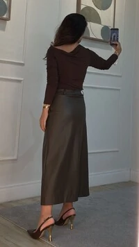 Blusa Malha Ombro Vazado Detalhe Pregas Layla Mangas Longas