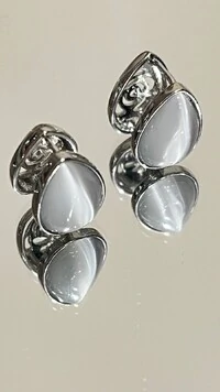 Brinco Médio De Gota Pedra Lua