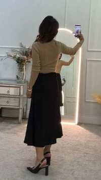 Saia Midi Evasê Fenda Frontal Rebeka Cinto Faixa Fivela Dourada