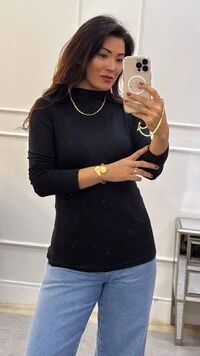 Blusa Básica Giovanna Gola Média E Mangas Longas
