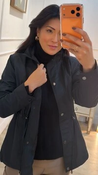 Parka Casaco Amora Ombros E Bolsos Com Detalhe Texturizado