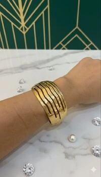 Bracelete Largo Com Detalhes Vazados Ondulados