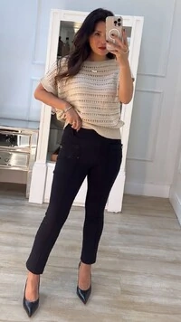 Calça Skinny Carla Bolsos Com Recorte Duplo Frontal E Botão Prata