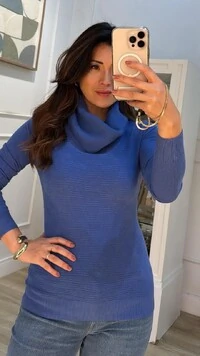 Blusa Tricot Gola Rolê Mia Nervuras Onduladas Frontais