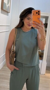 Blusa Regata Marilia Detalhe De Recorte Com Barrado Assimétrico