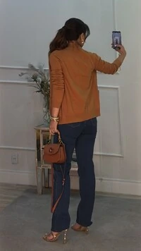 Cardigan Curto Tricot Denise Botões Cravejados E Bolsos Quadrados