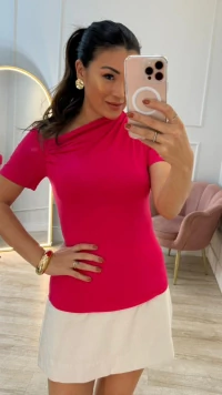 Blusa Malha Layla Ombro Vazado Detalhe Pregas