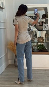 T-Shirt Estampa Mulher Com Relógio De Fundo Enjoy The Little Things