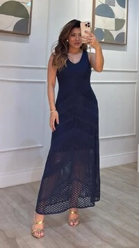 Vestido Longo Tricot Decote V Lorena Com Entremeios