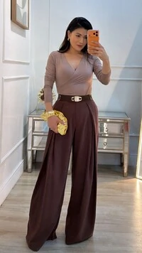 Calça Twill Detalhe De Sobreposição Catherine Pregas Frontais