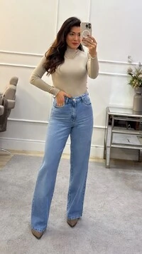 Blusa Básica Giovanna Gola Média E Mangas Longas