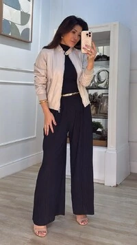 PRÉ-VENDA ENVIO ESTIMADO 28/11 Jaqueta Corta Vento Amabel Elastico No Barrado