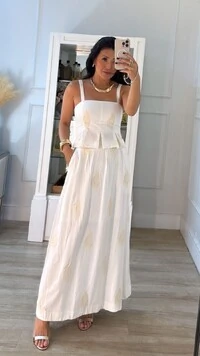 Blusa Cropped Bordada Hannah Pregas No Barrado