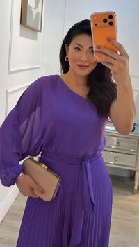 Vestido Longo Plissado Carla Manga Única Com Cinto Faixa