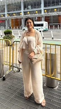 Calça Pantalona Emma Com Nervuras Na Pala